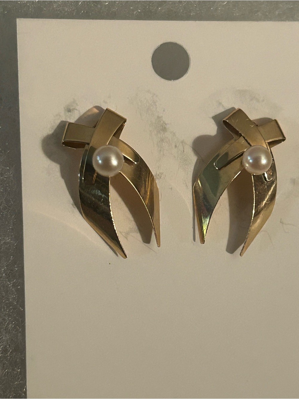 Vintage Nabco 14K yellow gold post back earrings with pearl